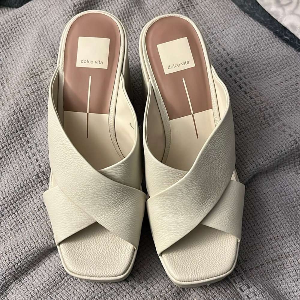 Size 9 dolce vita platform slide, cross strap, 4 1/4” block heel beige